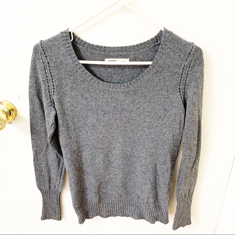 🎁 5/$25 Old Navy Gray Scoop neck sweater small